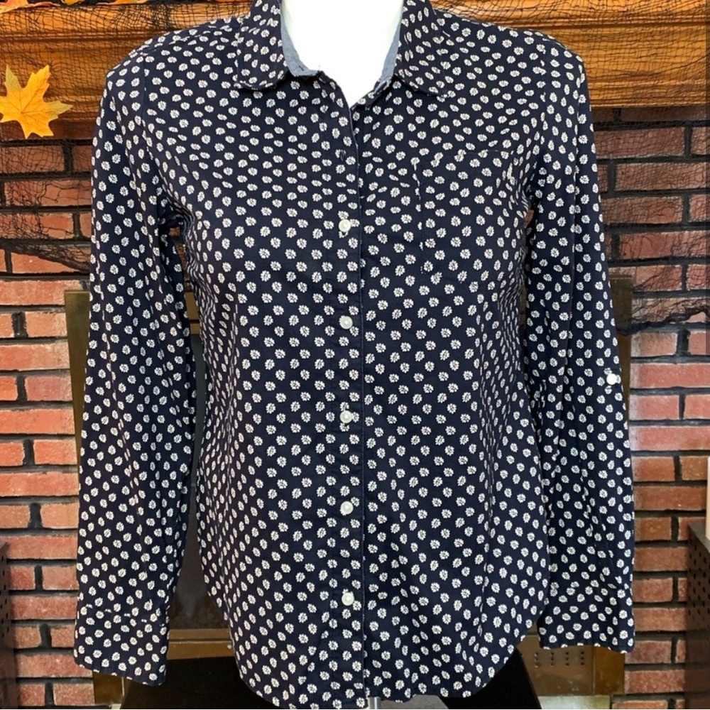 Tommy Hilfiger Button-Down — Medium